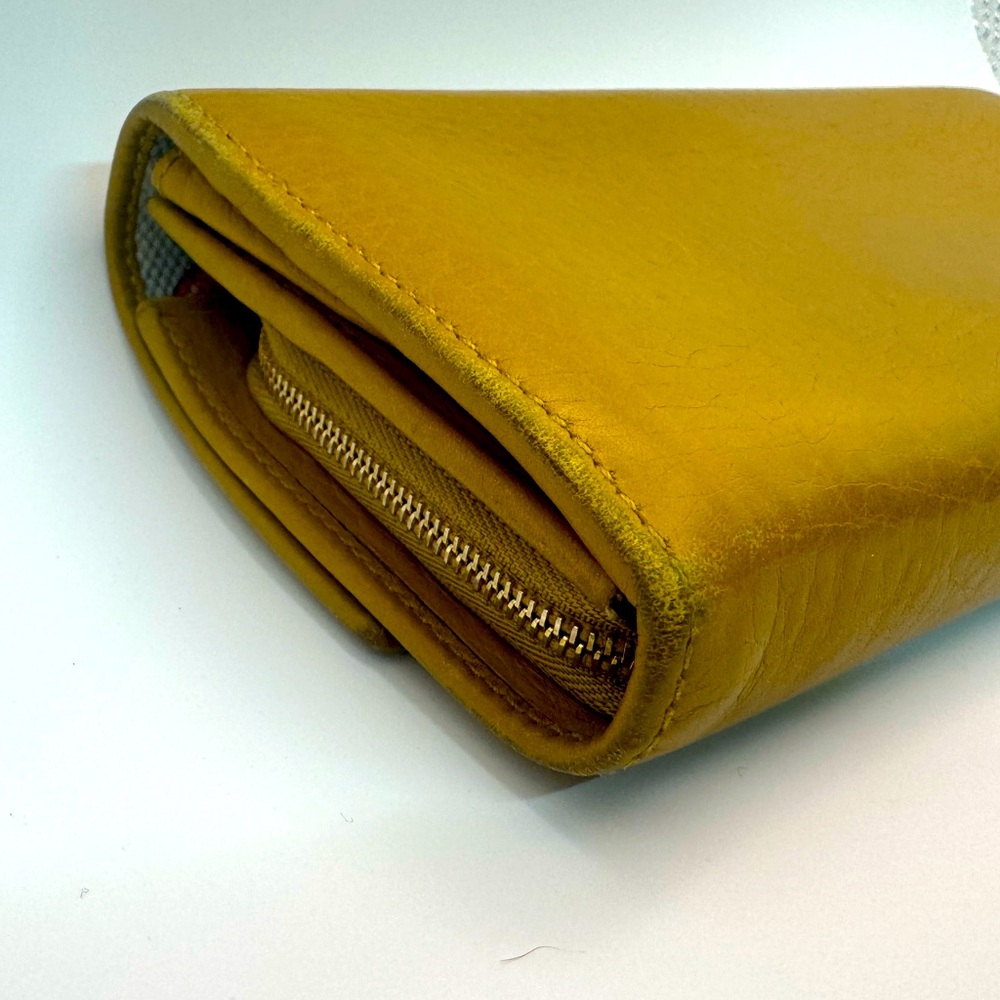 Gucci Continental Wallet Flora Goldenrod Leather W Rare Floral Canvas Lining - Picture 5 of 12